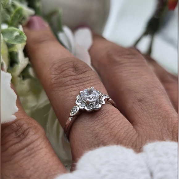 ♥️ LIA FLOWER RING - Picture 5 of 7